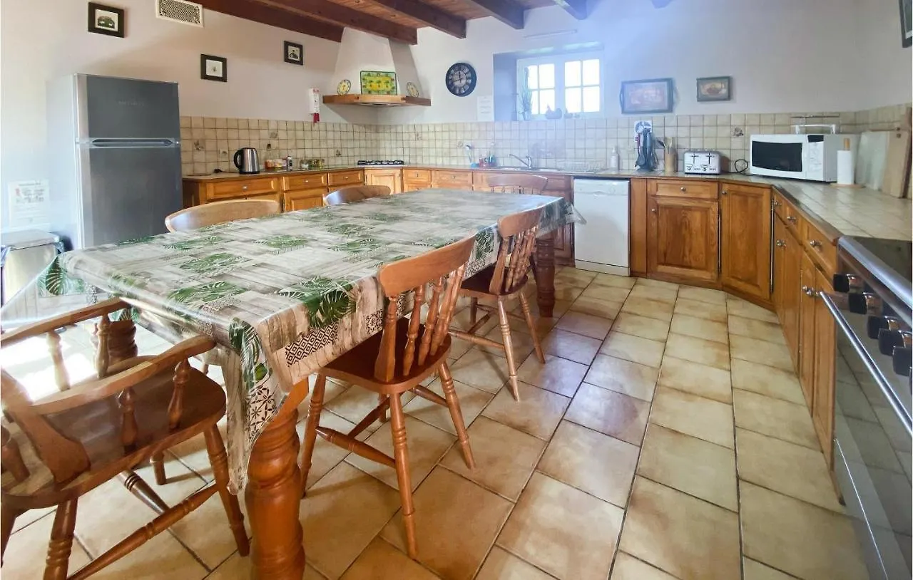 Amazing Home In Pleudaniel 0*,  フランス